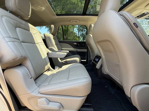 Used 2024 Lincoln Aviator Reserve w/ Equipment Group 201A AWD/4WD image 15