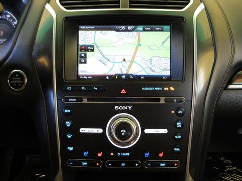 Used 2016 Ford Explorer Platinum image 18