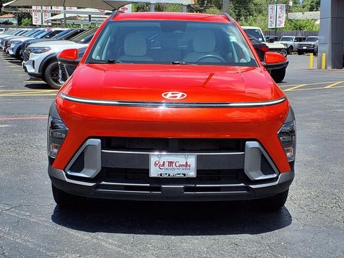 Used 2024 Hyundai Kona SEL AWD/4WD image 2