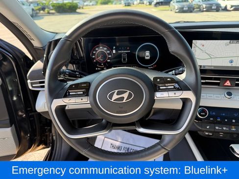 Used 2025 Hyundai Elantra Limited FWD image 12