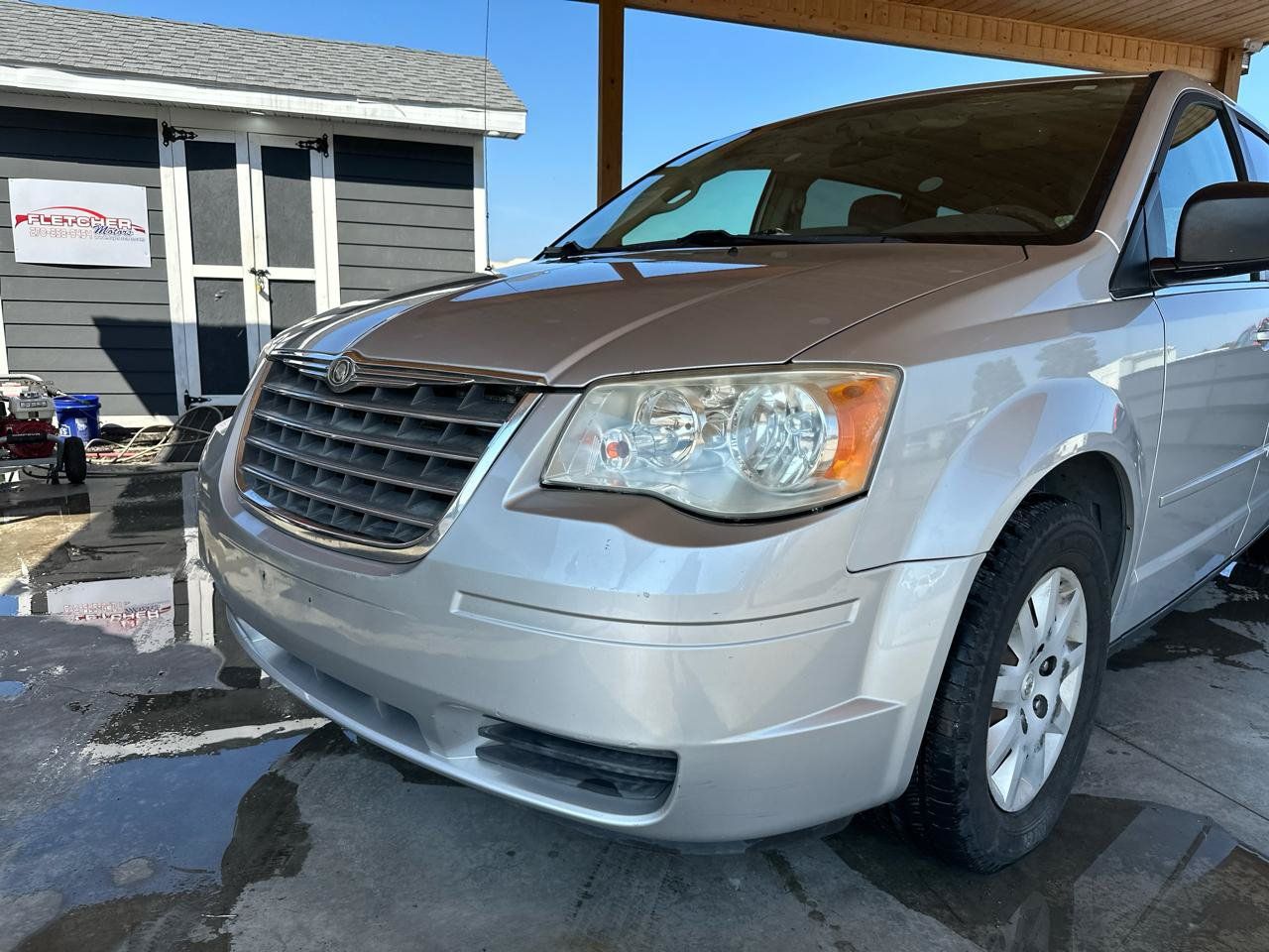 Used 2009 Chrysler Town & Country LX w/ PWR Convenience Group FWD image 5