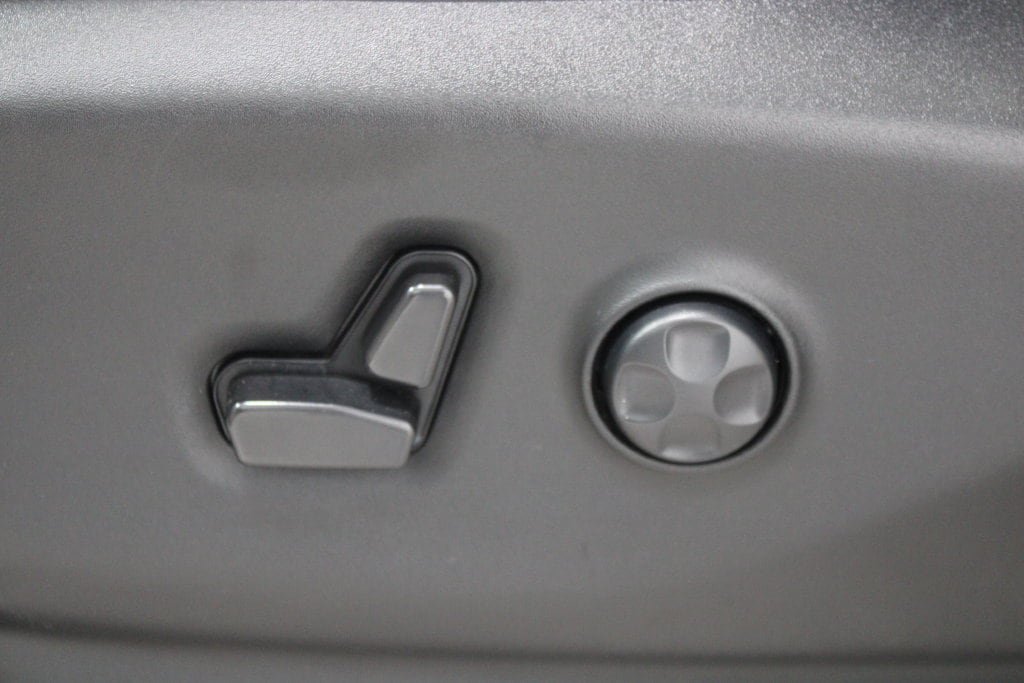 Used 2023 Chrysler Pacifica Touring-L FWD image 43