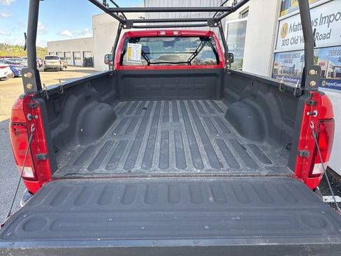Used 2022 RAM 1500 Tradesman w/ Chrome Appearance Group RWD image 19
