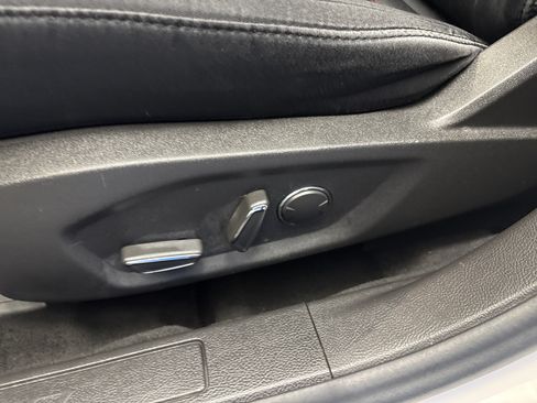 Used 2015 Ford Fusion SE w/ Equipment Group 201A FWD image 13