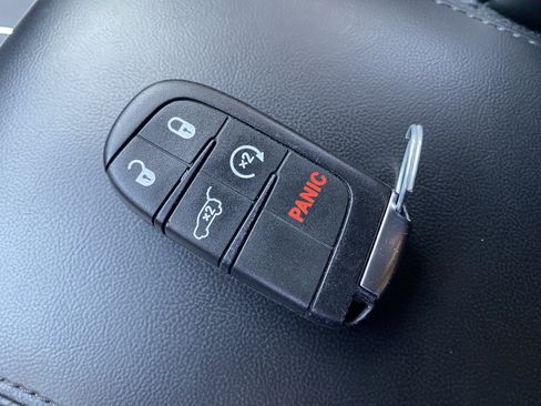Used 2018 Jeep Grand Cherokee Limited AWD/4WD image 36