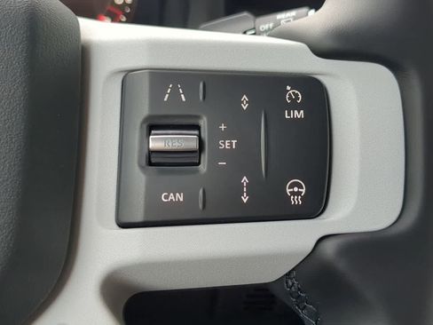 Used 2025 Land Rover Defender 110 S image 27