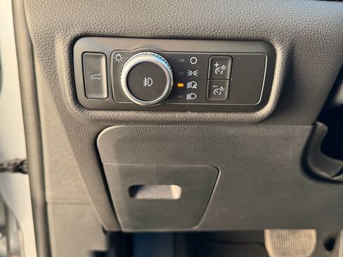 Used 2022 Ford Explorer XLT w/ Equipment Group 202A image 14