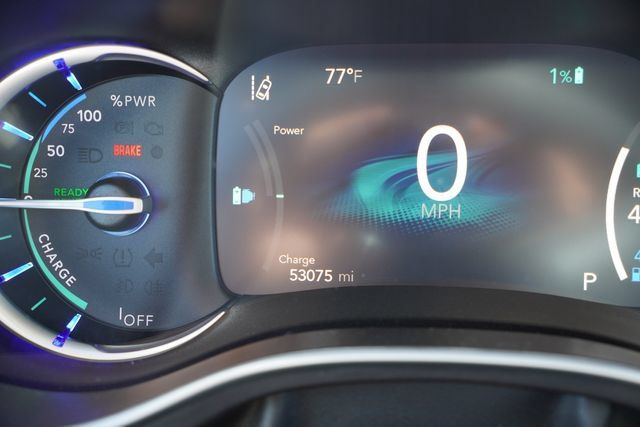 Certified 2024 Chrysler Pacifica Limited FWD image 7