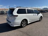 Used 2014 Toyota Sienna SE image 5