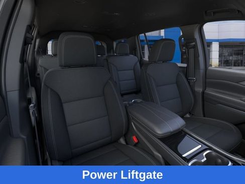 New 2026 Chevrolet Traverse LT w/ Driver Confidence Package AWD/4WD image 17