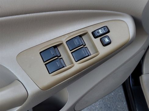 Used 2011 Toyota Tacoma PreRunner image 11