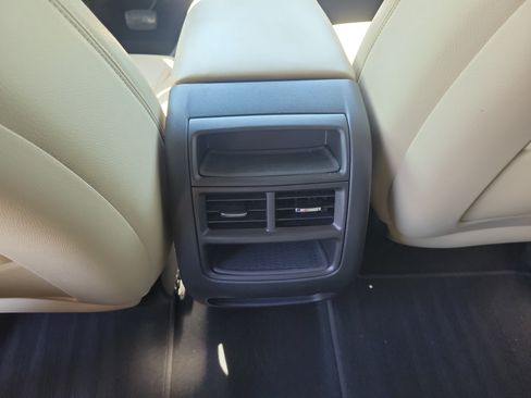 Used 2019 Cadillac XT5 Premium Luxury FWD image 13
