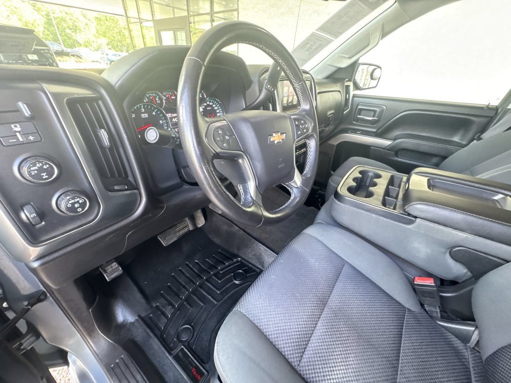 Used 2015 Chevrolet Silverado 1500 LT w/ LT Convenience Package AWD/4WD image 10