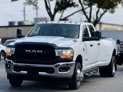 Used 2019 RAM 3500 Tradesman image 3