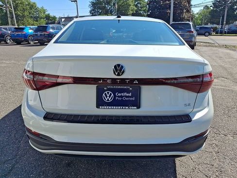 Used 2026 Volkswagen Jetta SE FWD image 5