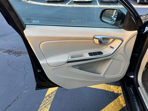 Used 2013 Volvo S60 T5 image 10