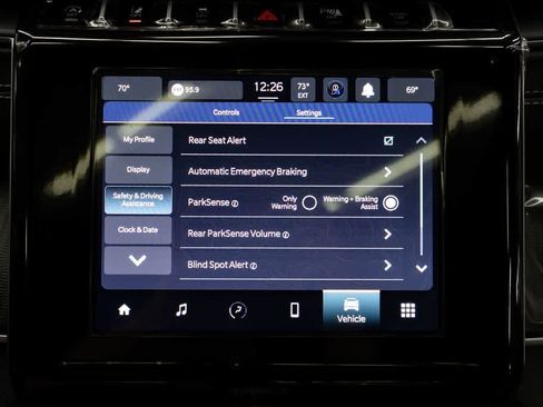 Used 2025 Jeep Grand Cherokee Laredo X AWD/4WD image 19