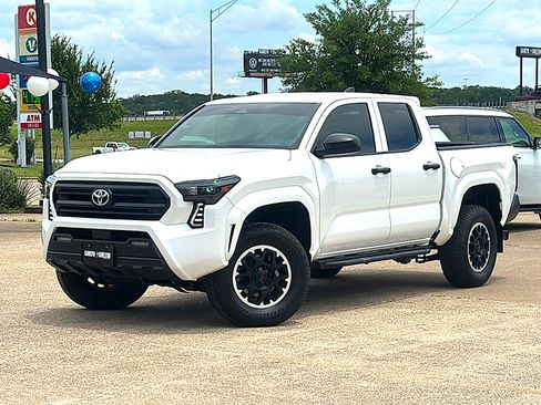 Used 2025 Toyota Tacoma SR RWD image 2