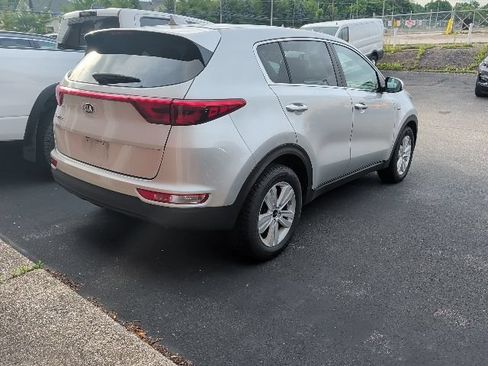 Used 2018 Kia Sportage LX AWD/4WD image 3