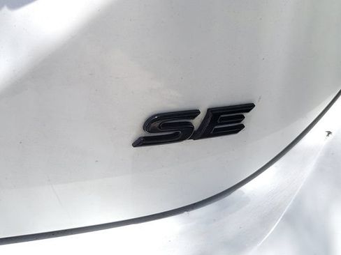 Used 2023 Toyota Camry SE w/ Convenience Package FWD image 5