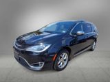 Used 2017 Chrysler Pacifica Limited image 4