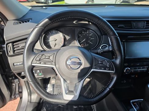 Used 2020 Nissan Rogue SV AWD/4WD image 14