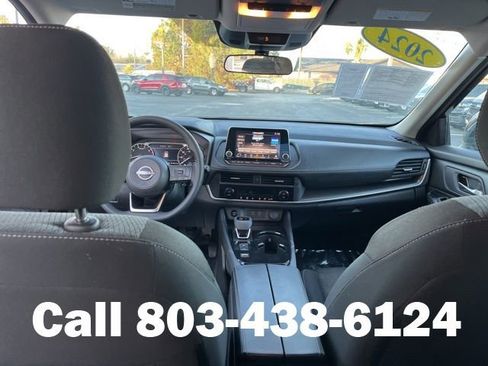 Used 2024 Nissan Rogue SV image 15