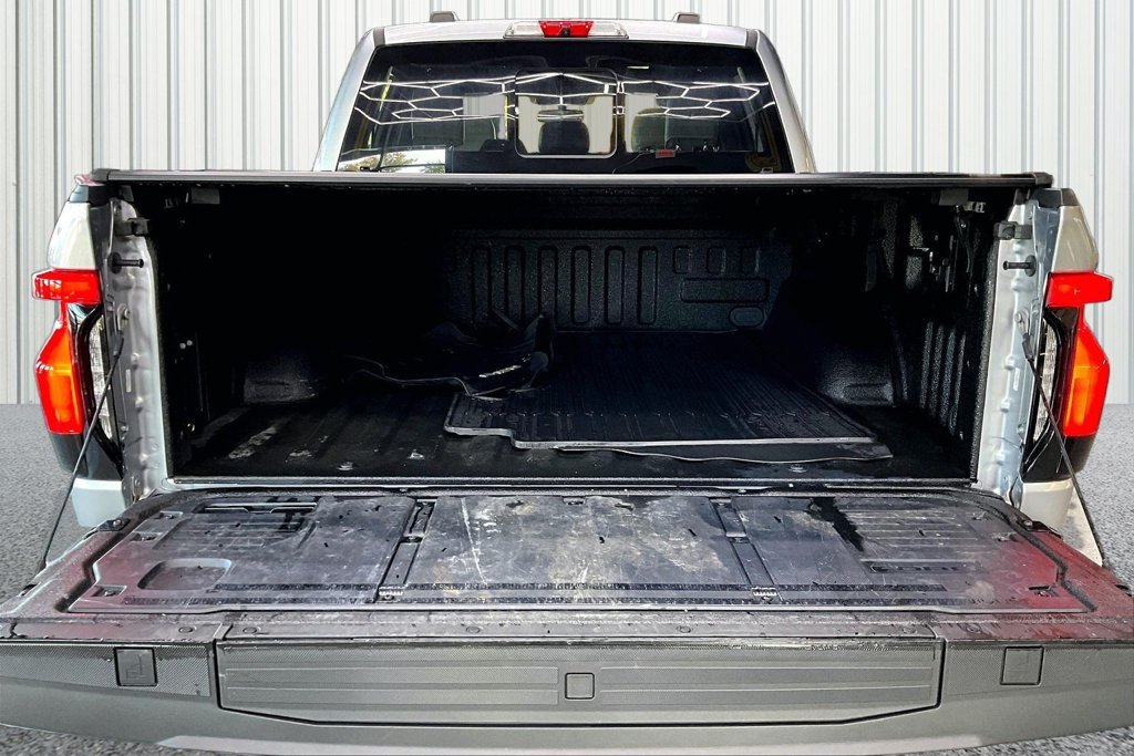 Used 2023 Ford F150 Lightning Platinum AWD/4WD image 24