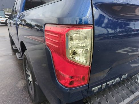 Certified 2024 Nissan Titan SV w/ SV Convenience Package image 18