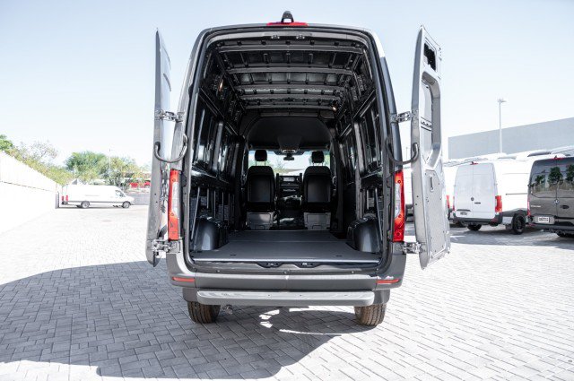Used 2025 Mercedes-Benz Sprinter 2500 image 11