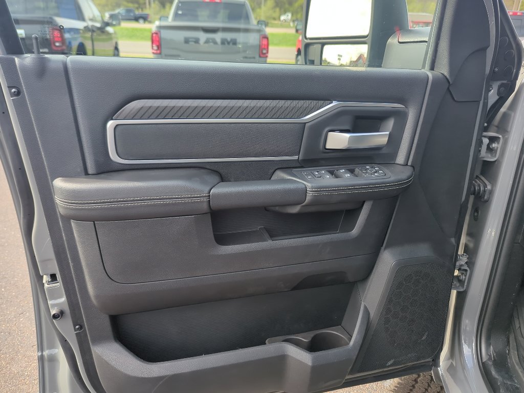 New 2026 RAM 2500 Big Horn AWD/4WD image 37
