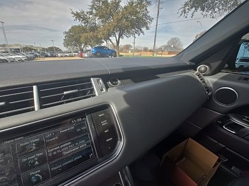 Used 2014 Land Rover Range Rover Sport HSE image 37