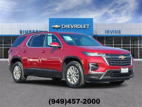 Certified 2023 Chevrolet Traverse LT image 1