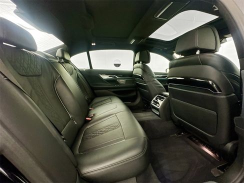 Used 2019 BMW 750i 750i image 26