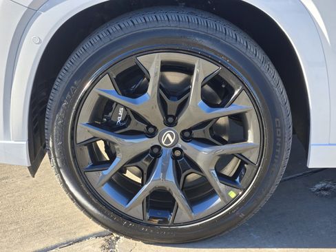 New 2026 Lexus TX 500h AWD image 5