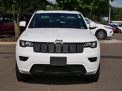 Used 2020 Jeep Grand Cherokee Altitude AWD/4WD image 2