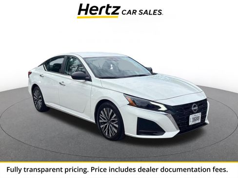 Used 2025 Nissan Altima 2.5 SV FWD image 1