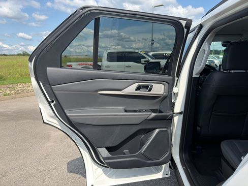 New 2026 Ford Explorer Active w/ Active Comfort Package RWD image 25