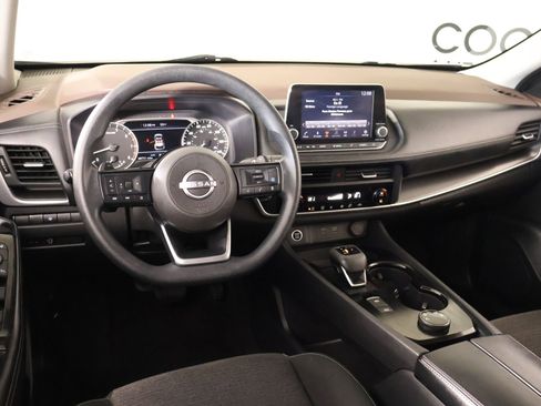 Used 2023 Nissan Rogue SV AWD/4WD image 2