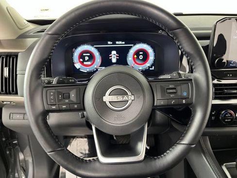 Certified 2025 Nissan Pathfinder Platinum FWD image 21