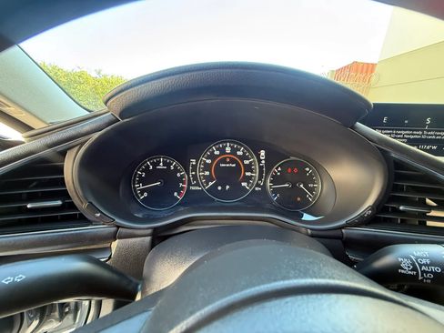 Used 2023 MAZDA MAZDA3 s FWD image 28
