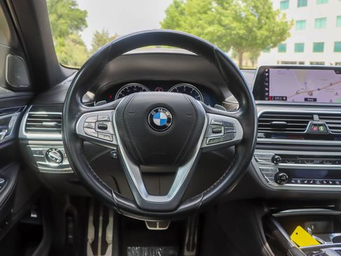 Used 2019 BMW 750i w/ Executive Package RWD image 29