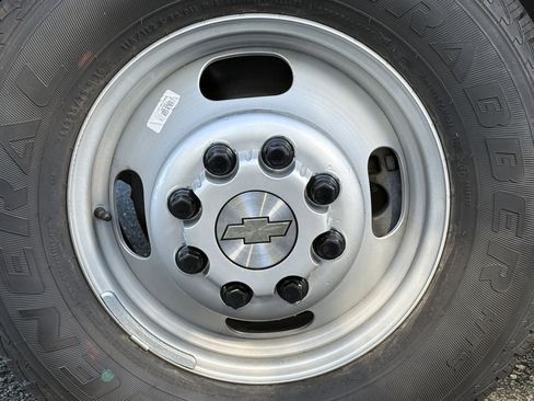 New 2025 Chevrolet Express 3500 w/ Power Convenience Package image 9