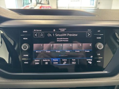 Used 2024 Volkswagen Taos SE image 39