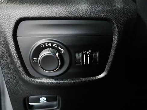 Used 2023 Jeep Grand Cherokee Altitude AWD/4WD image 21