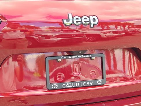 Used 2021 Jeep Grand Cherokee L Limited AWD/4WD image 31
