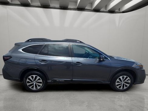 Used 2022 Subaru Outback Premium AWD/4WD image 11