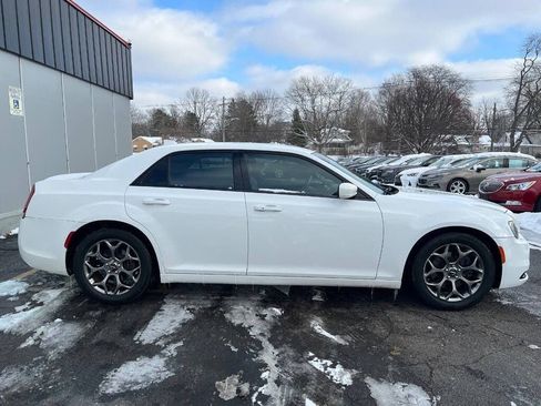 Used 2015 Chrysler 300 S image 7