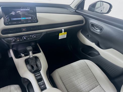 Used 2025 Honda HR-V LX image 19