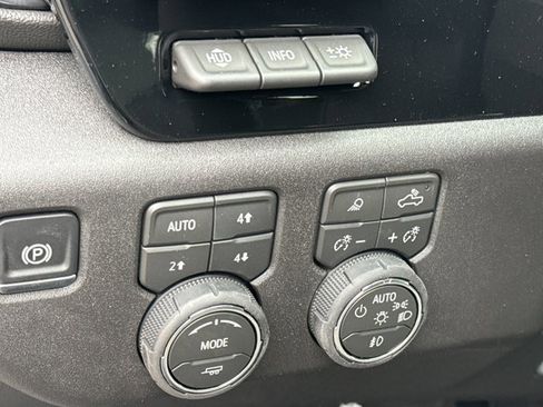 New 2026 Chevrolet Silverado 2500 ZR2 image 15